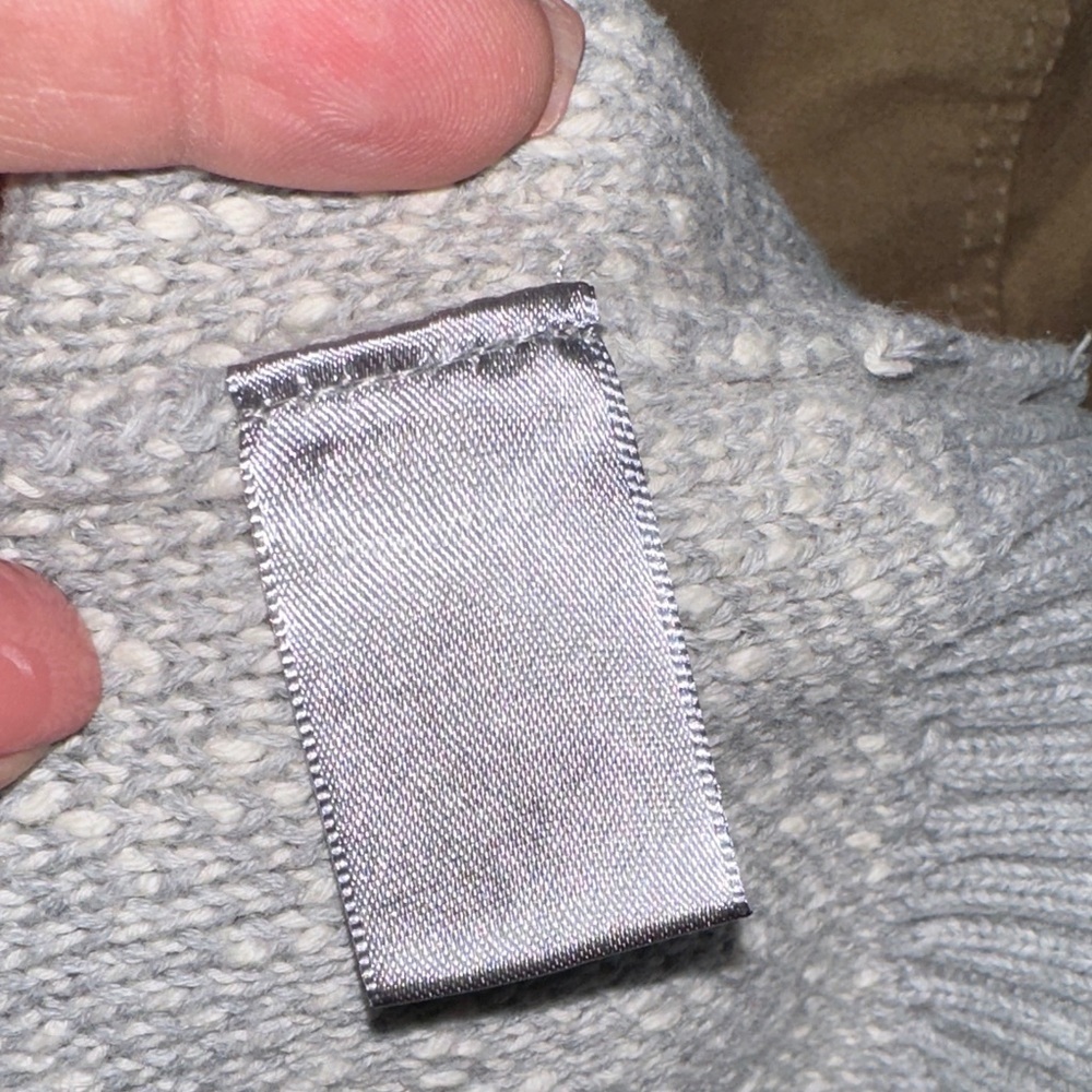 Marled Gray and Cream Star Sweater - Picture 5 of 5